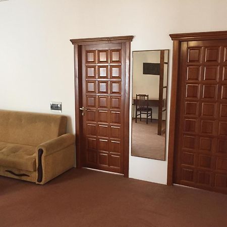 Hostel One Lankaran Luaran gambar