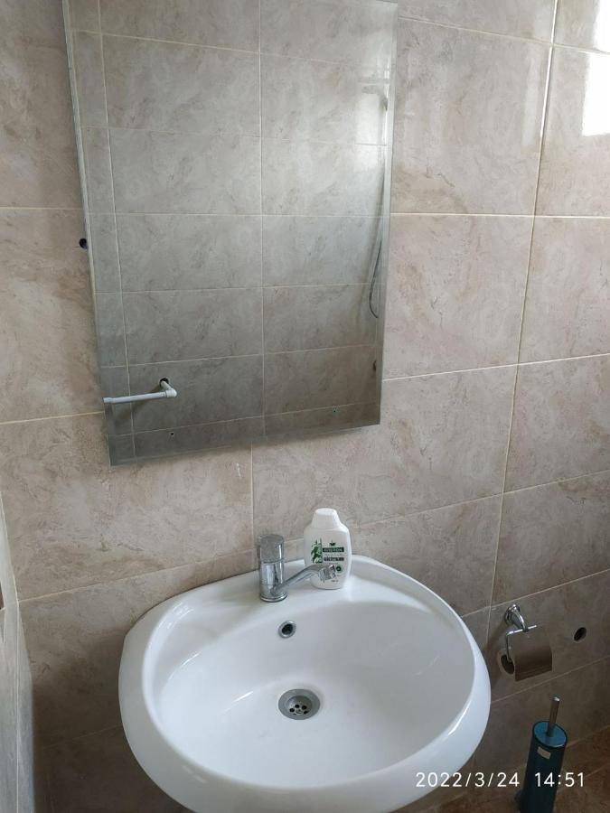 Hostel One Lankaran Luaran gambar