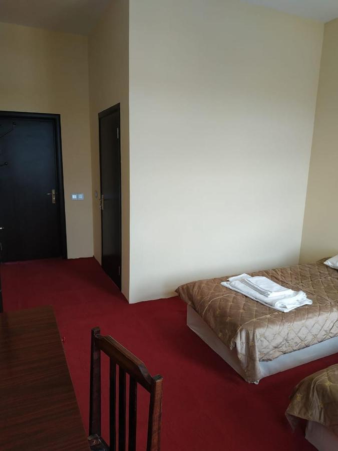 Hostel One Lankaran Luaran gambar