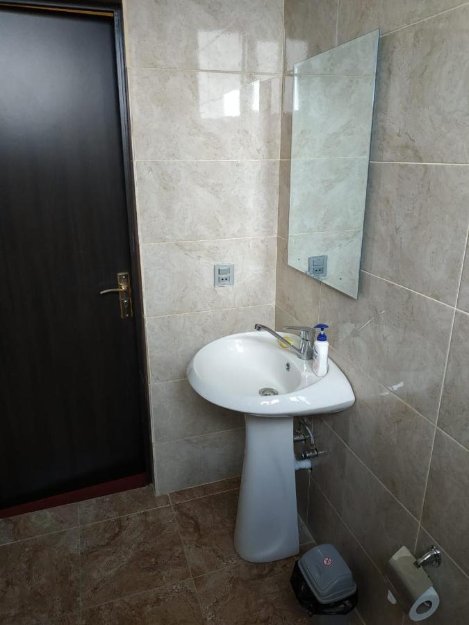 Hostel One Lankaran Luaran gambar