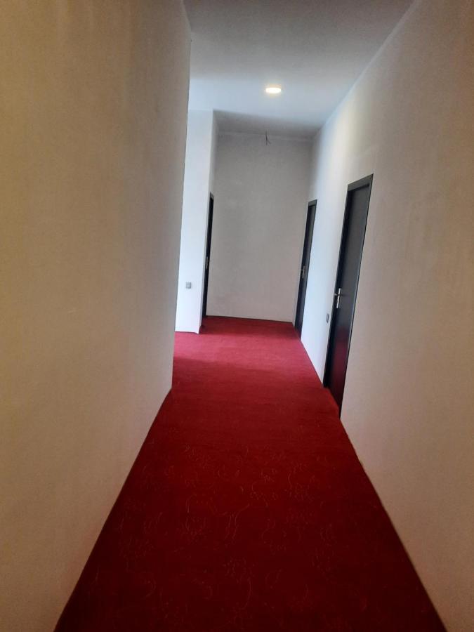 Hostel One Lankaran Luaran gambar