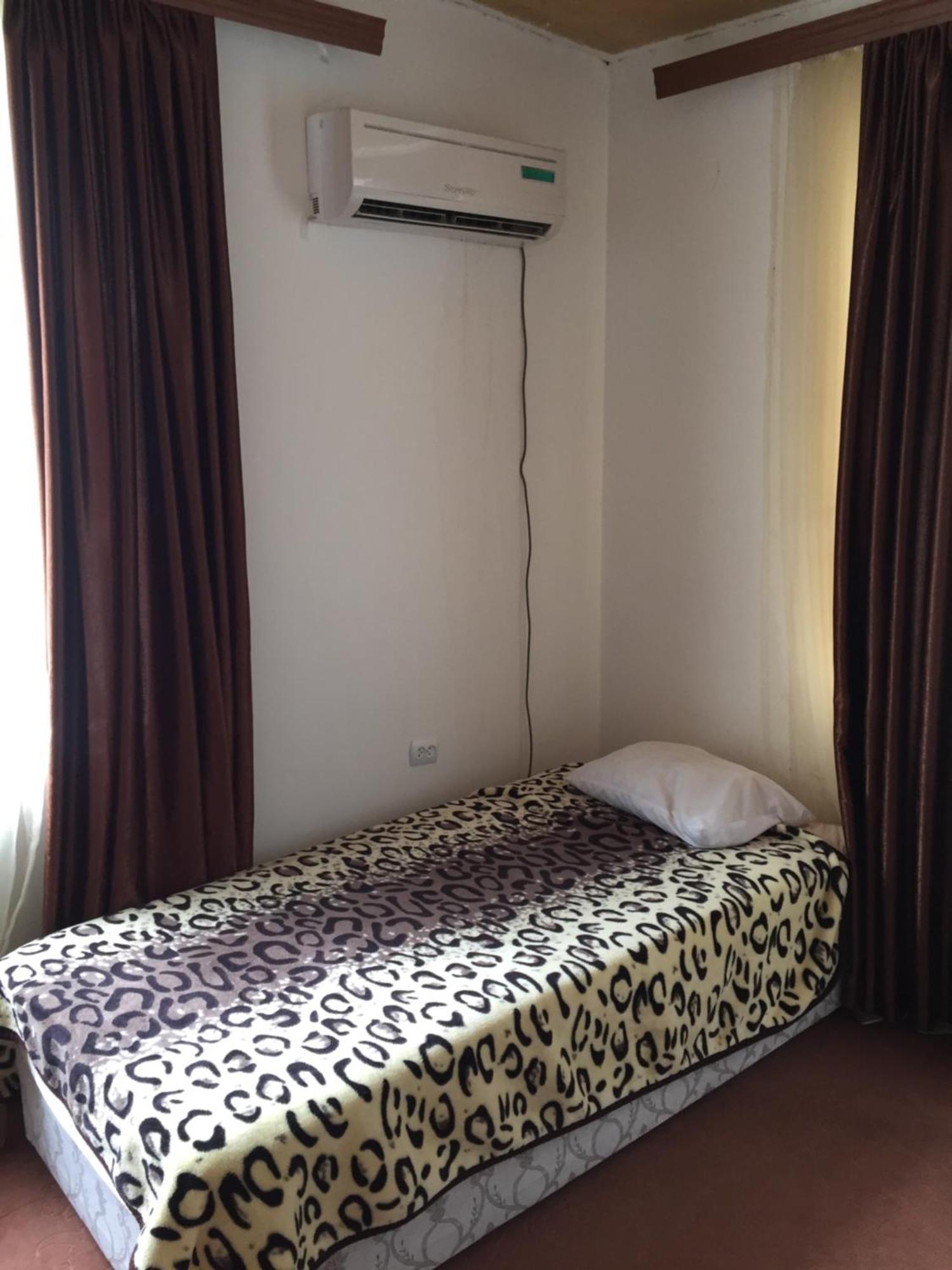 Hostel One Lankaran Luaran gambar