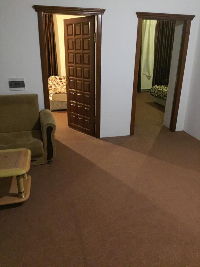 Hostel One Lankaran Luaran gambar